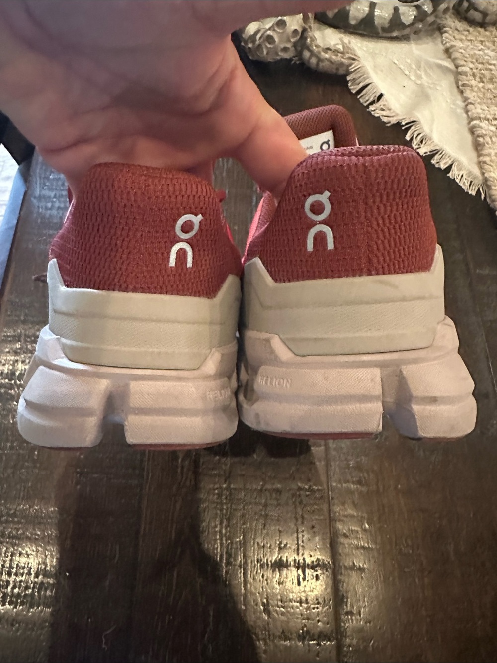 On Running Sneakers 41 9.5 women’s in Rust, Burnt Orange and Beige